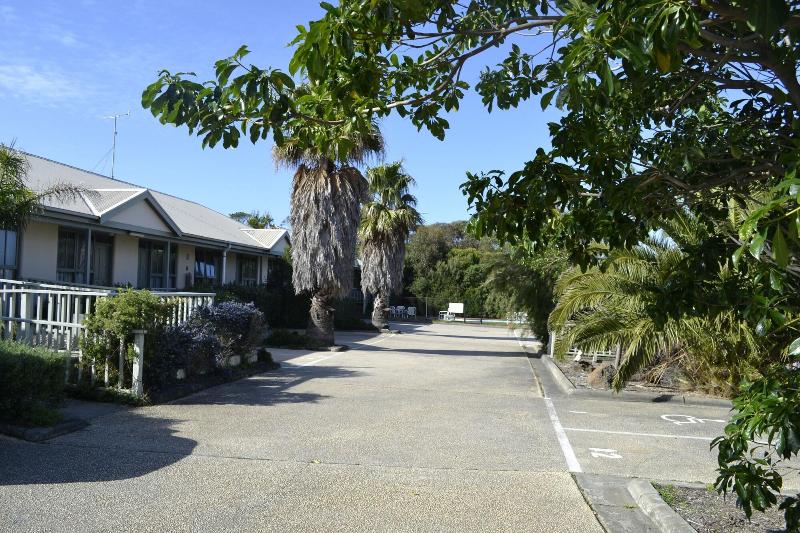 Lightkeepers Inn Motel image