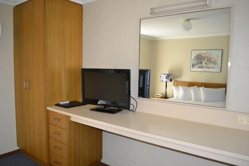 Lightkeepers Inn Motel image