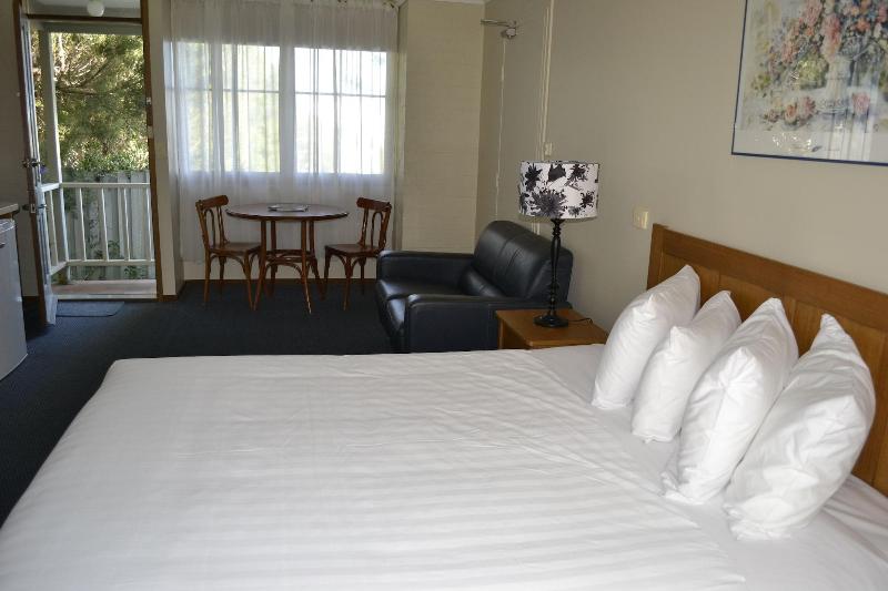Lightkeepers Inn Motel image