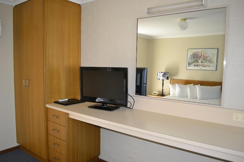 Lightkeepers Inn Motel image