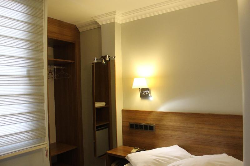 Nur Hotel image