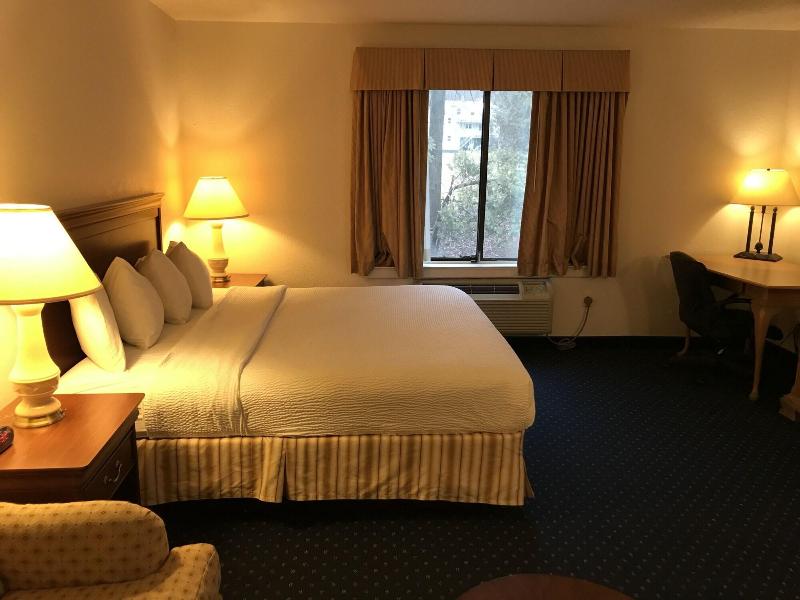 Rosemont Suites image