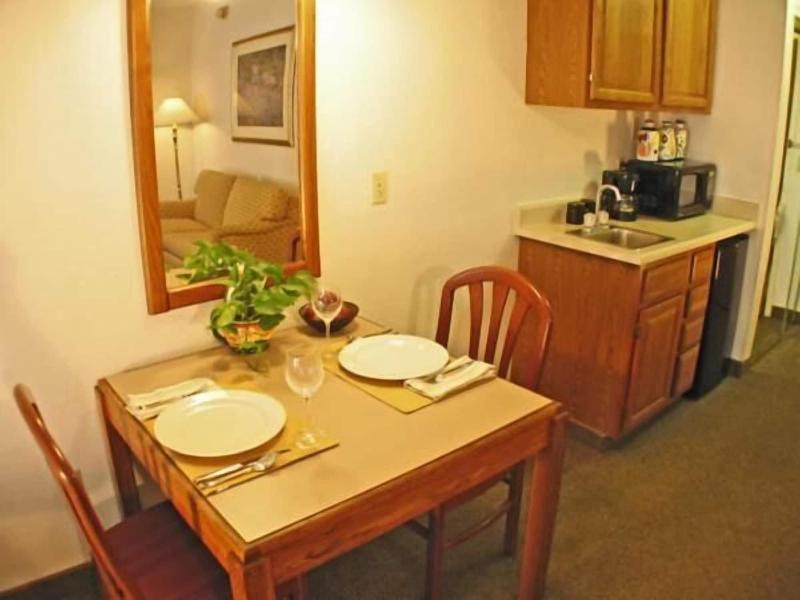 Rosemont Suites image