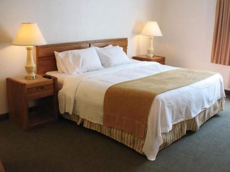 Rosemont Suites image
