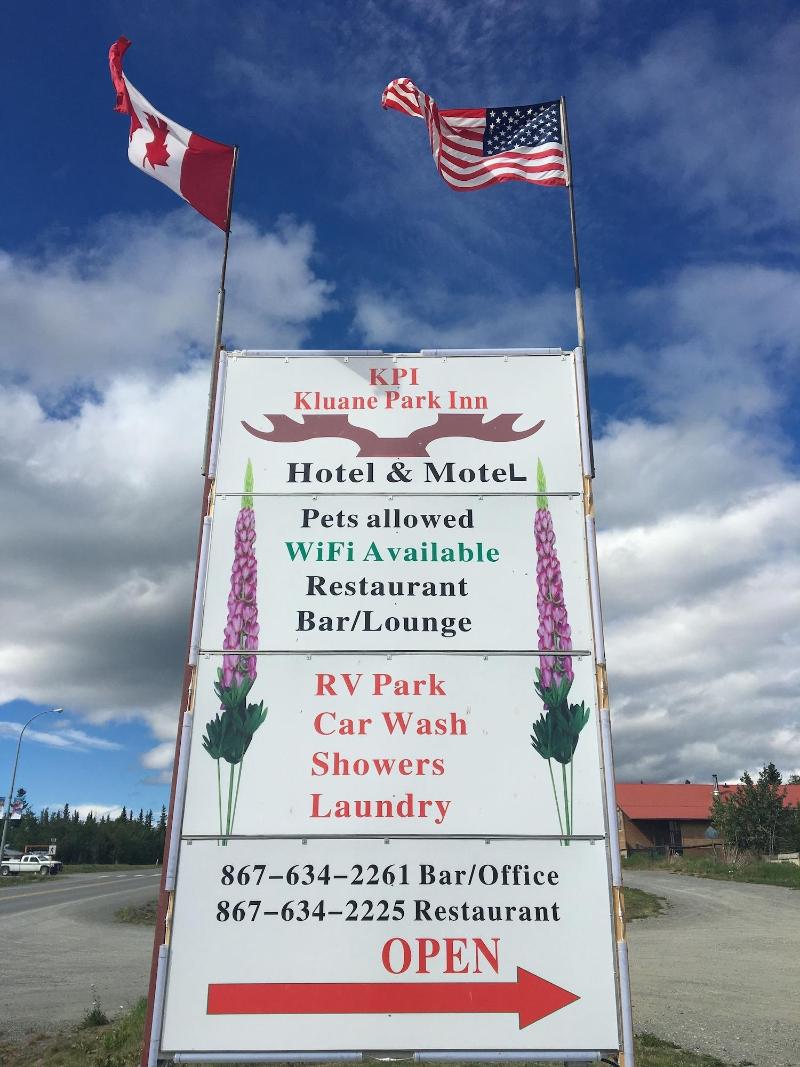 Kluane Park Inn — exterior view