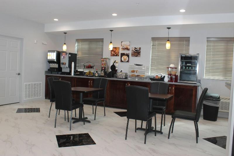 Paris Inn & Suites image