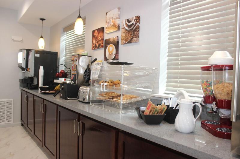Paris Inn & Suites image