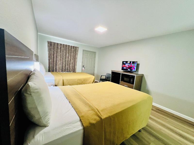 Suite 16 Motel image 6