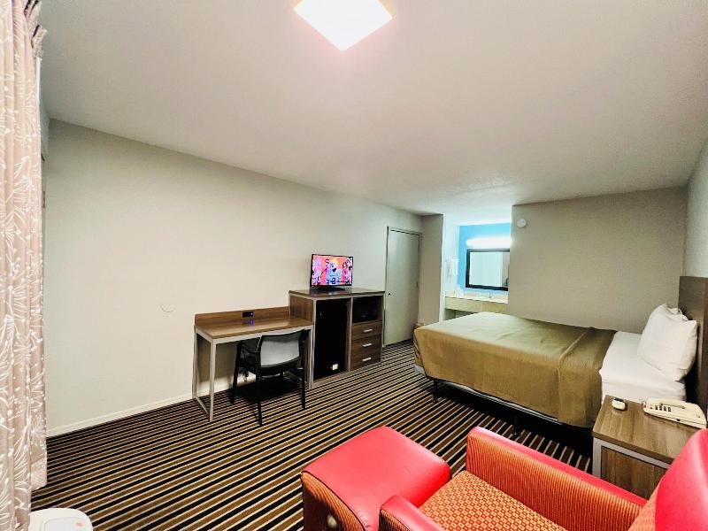 Suite 16 Motel image