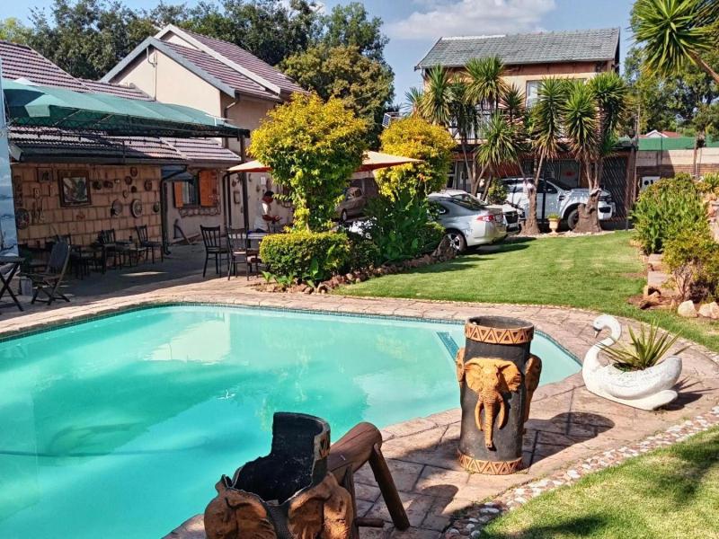 Petra Lodge image
