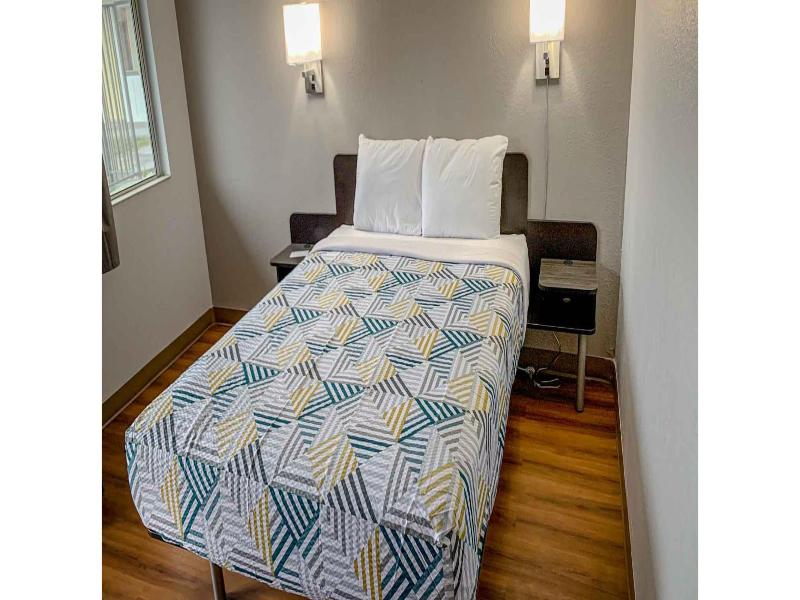 Motel 6 Dayton, OH image