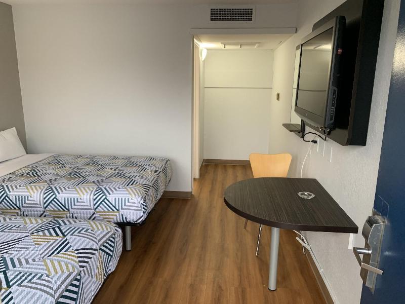 Motel 6 Dayton, OH image