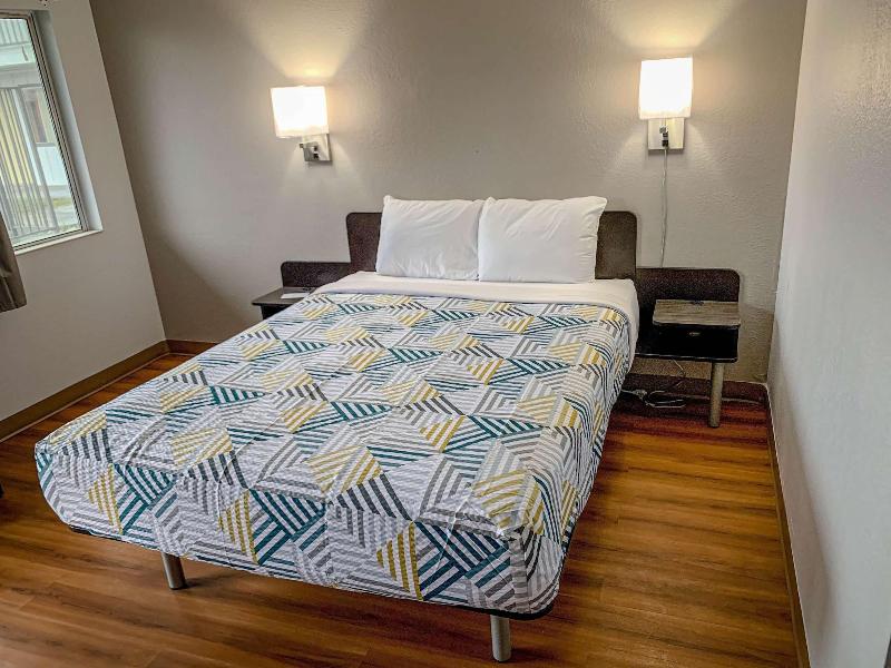 Motel 6 Dayton, OH image