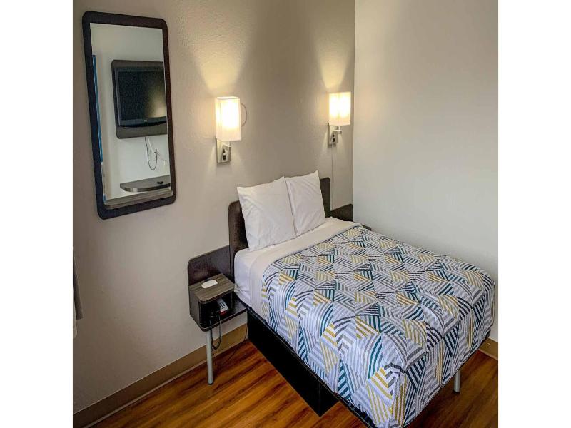 Motel 6 Dayton, OH image