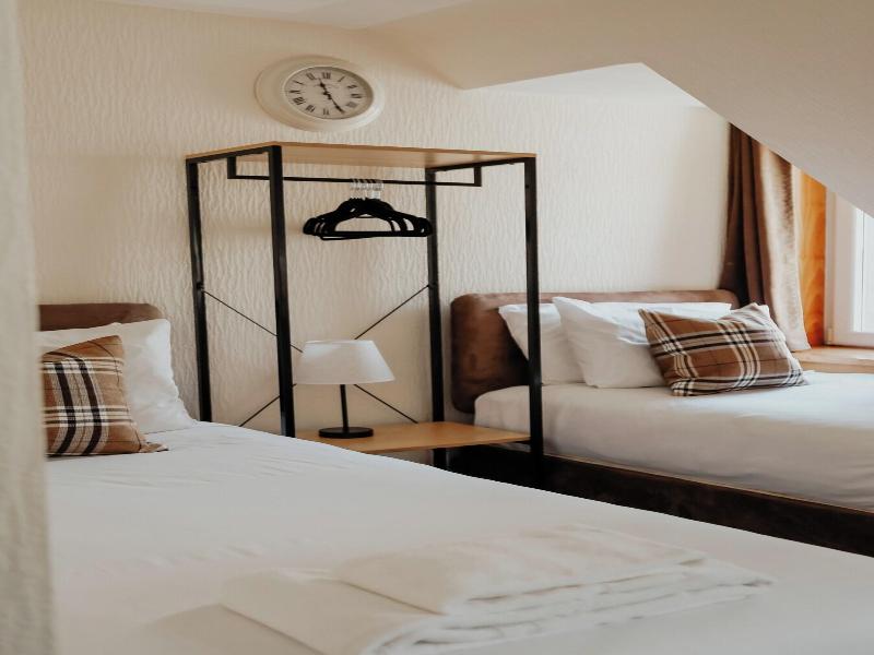 Pitfaranne Guest House image