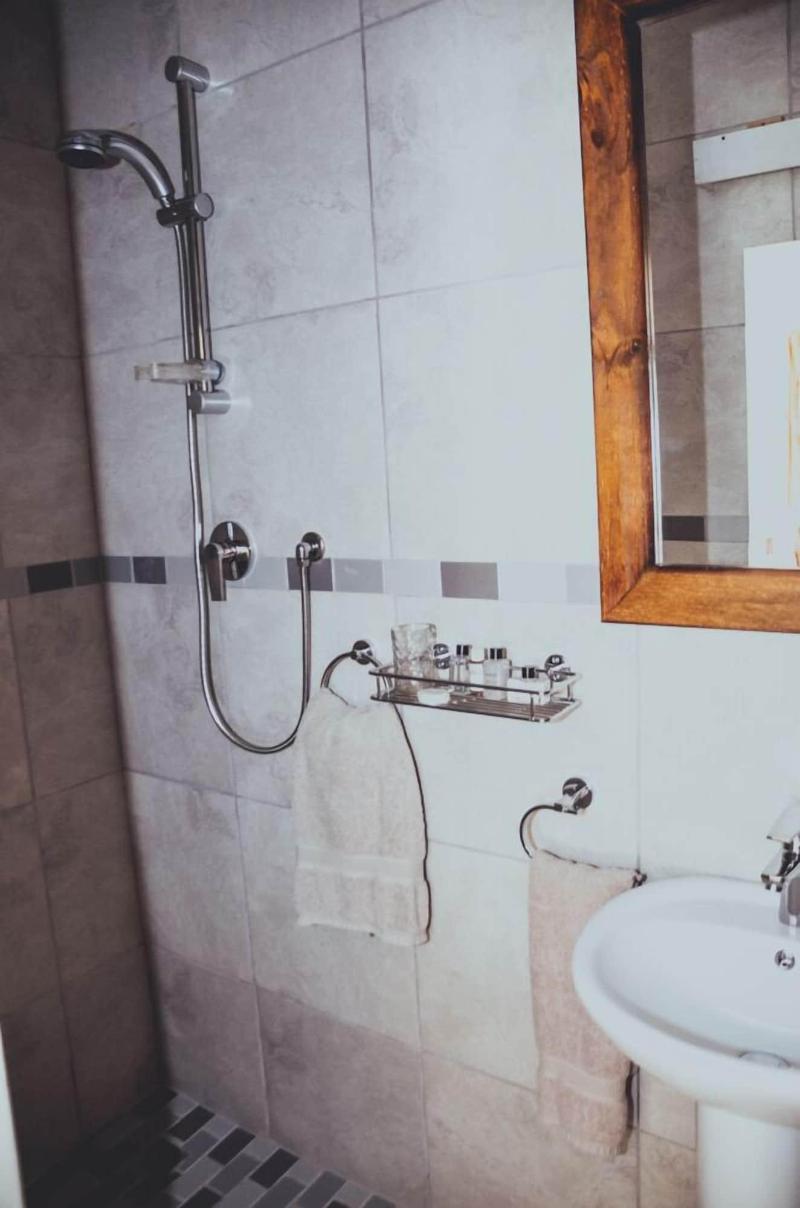 Dolliwarie Guest House image