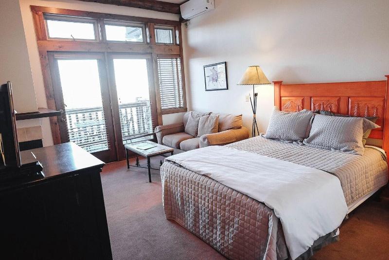 Taharaa Mountain Lodge image