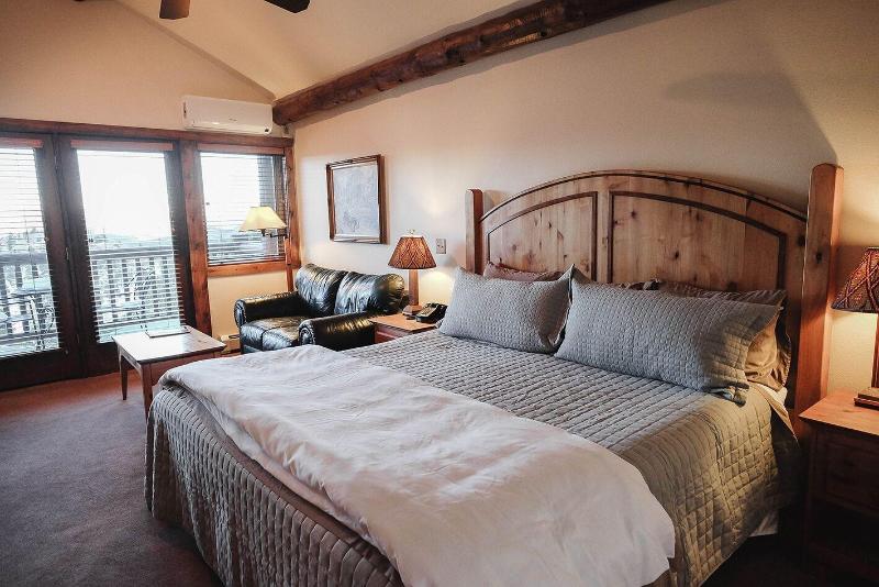 Taharaa Mountain Lodge image