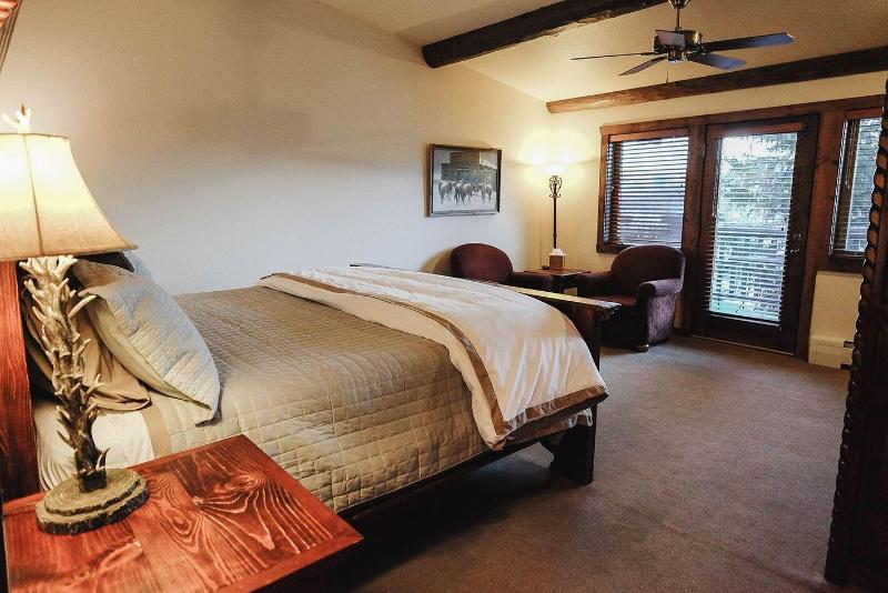 Taharaa Mountain Lodge image