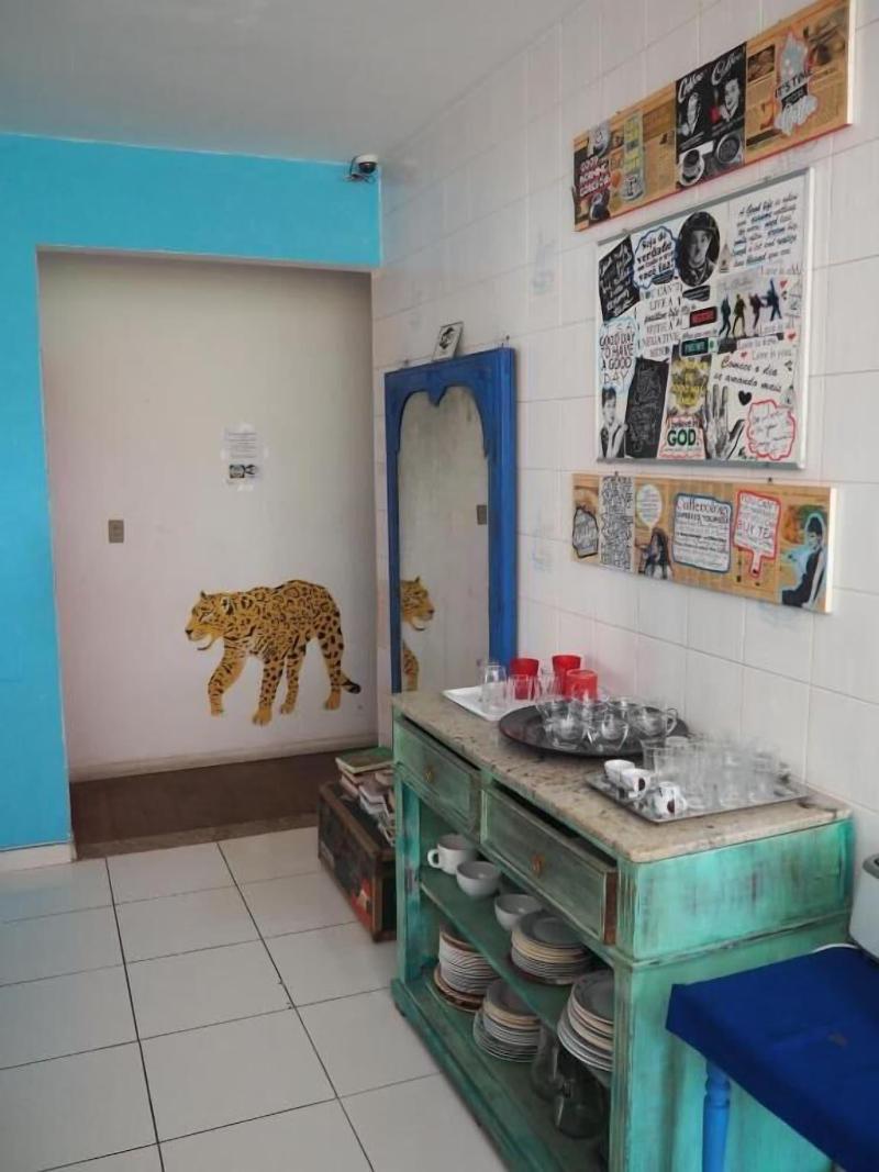 Onça da Praia Hostel