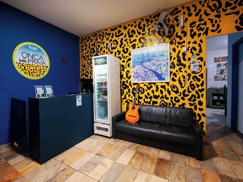 Onça da Praia Hostel