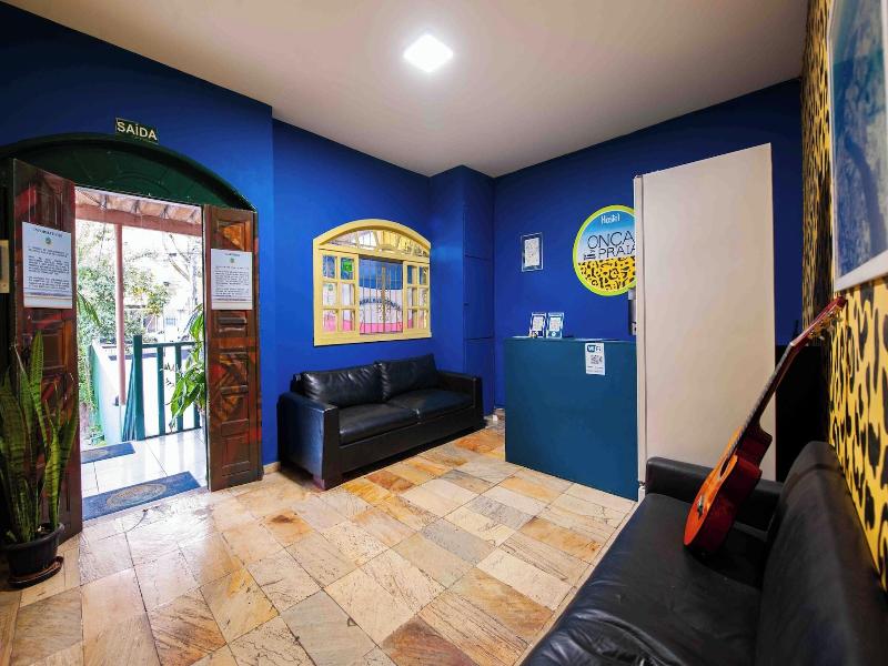 Onça da Praia Hostel