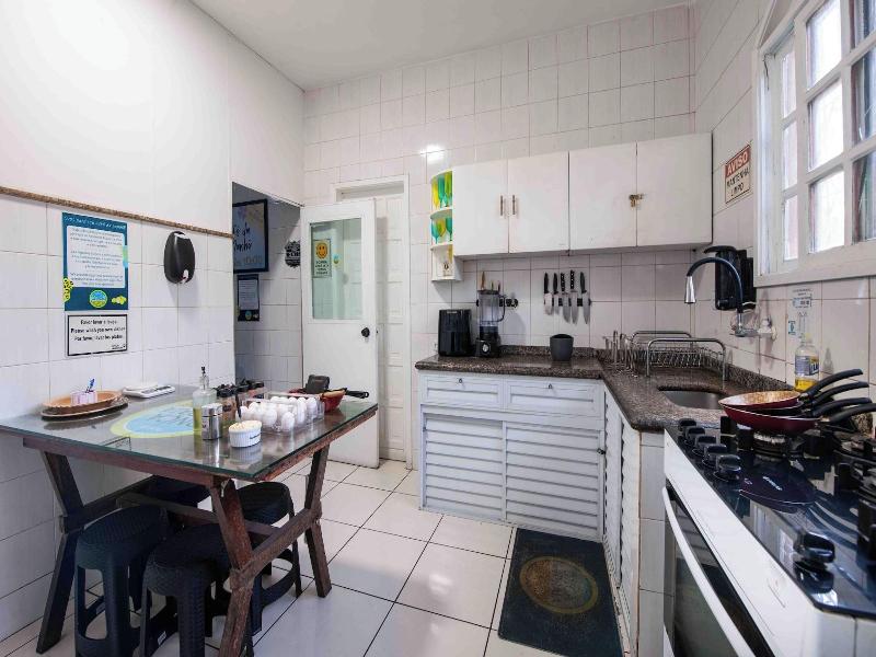 Onça da Praia Hostel