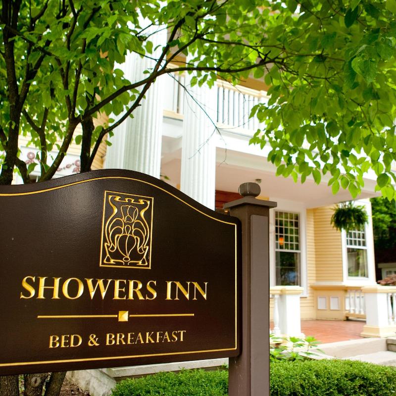 Showers Inn image