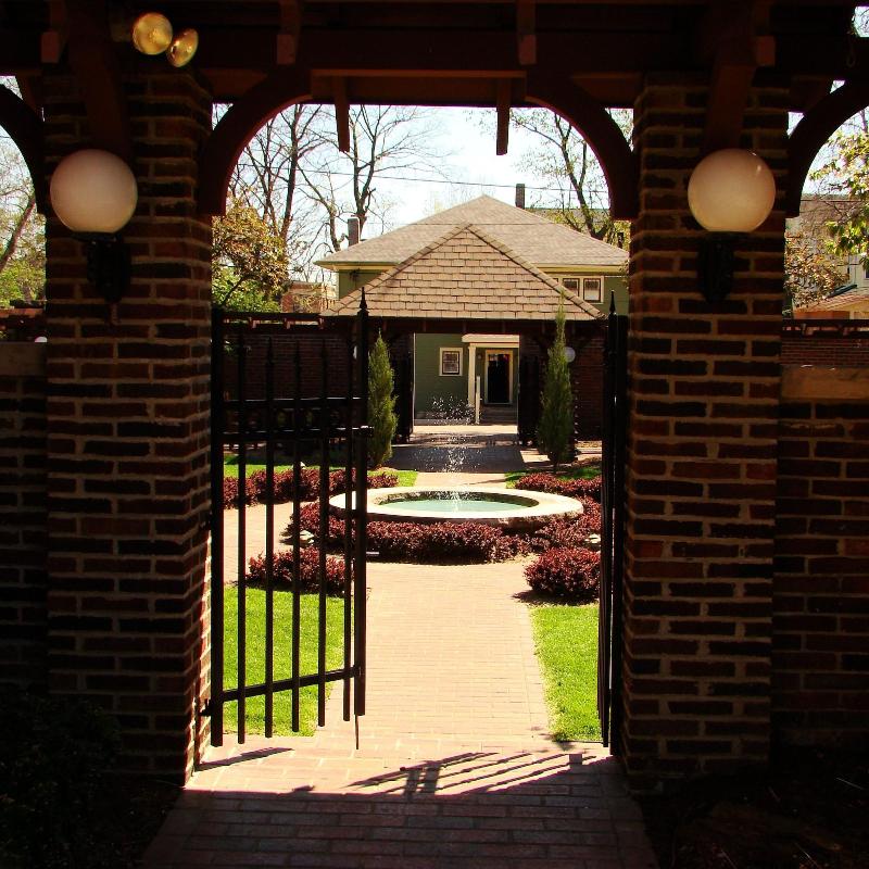 Showers Inn — general view