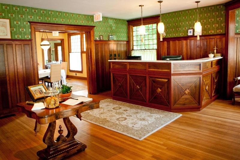 Showers Inn image