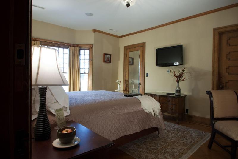 Showers Inn image