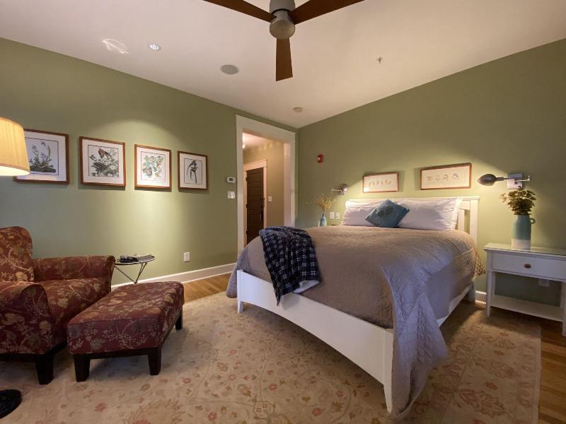 Showers Inn image