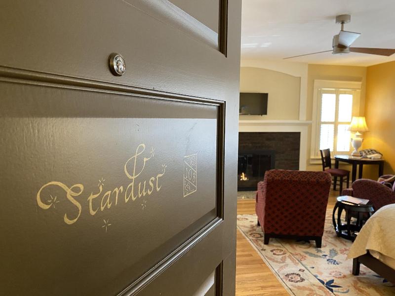 Showers Inn image