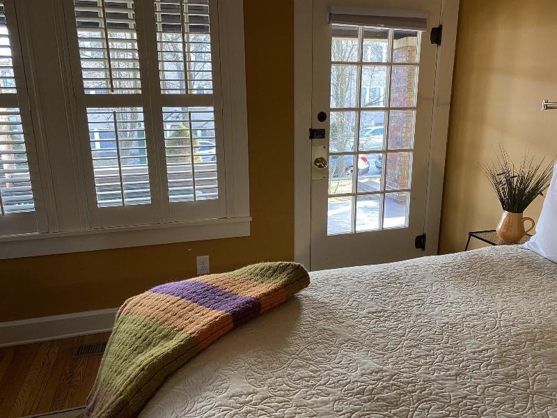 Showers Inn image