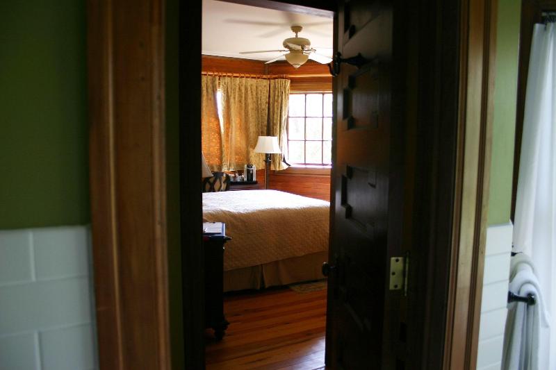 Showers Inn image