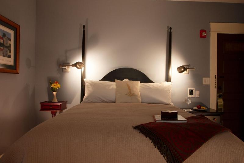Showers Inn image