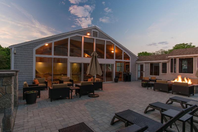 Rockport Inn And Suites image