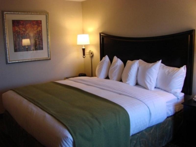 Rockport Inn And Suites image