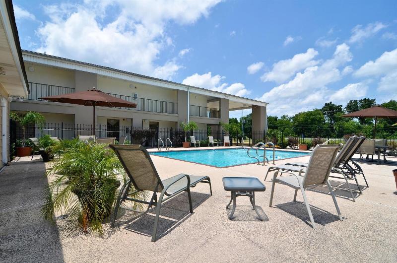 Motel 6 Luling, LA image
