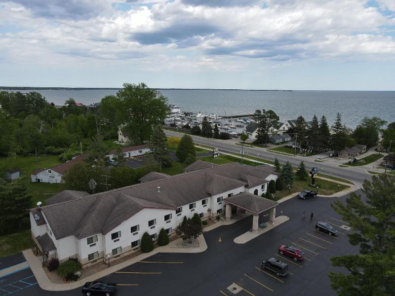 Bay Inn image