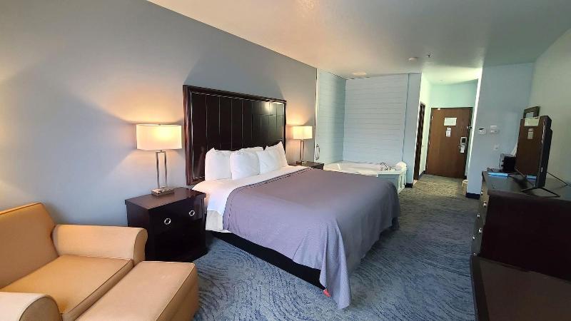 Bay Inn image