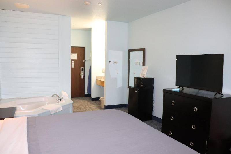 Bay Inn image