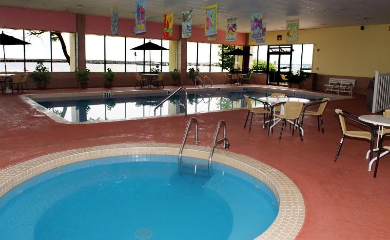 Tawas Bay Beach Resort image