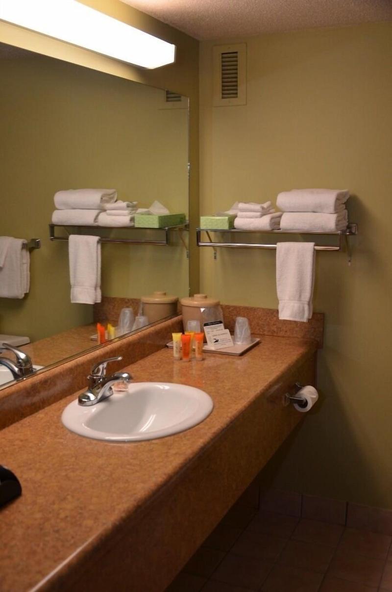 Tawas Bay Beach Resort image