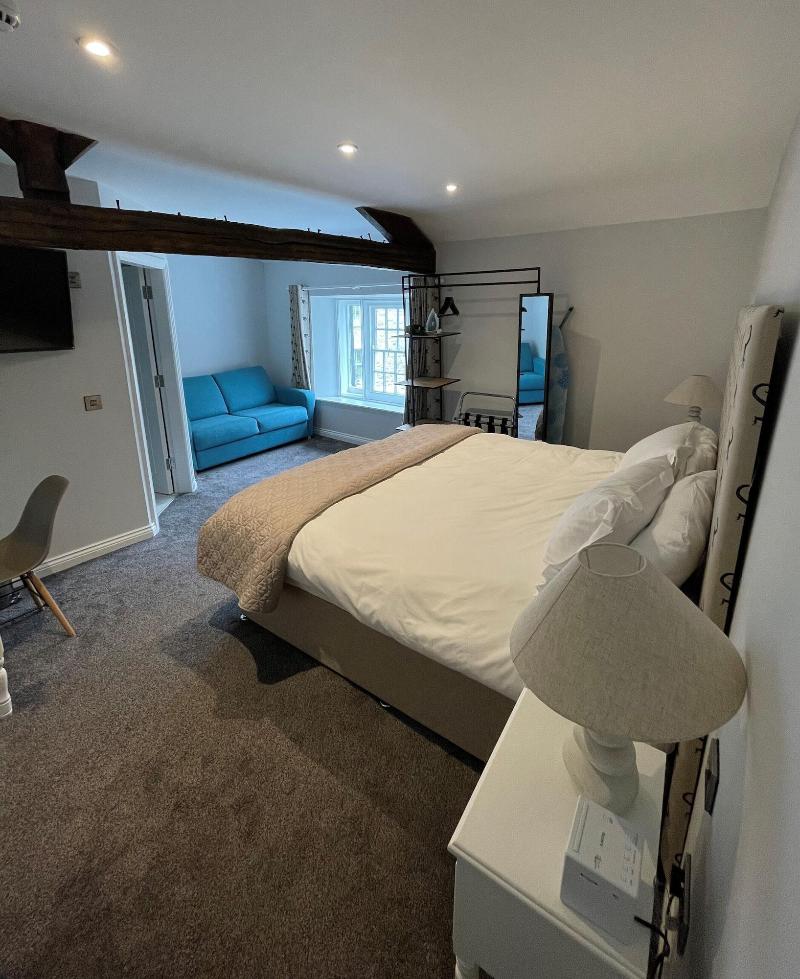 The 3 Millstones Inn image