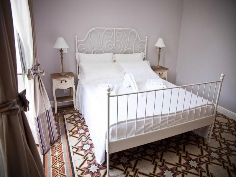Dd Luxury House image