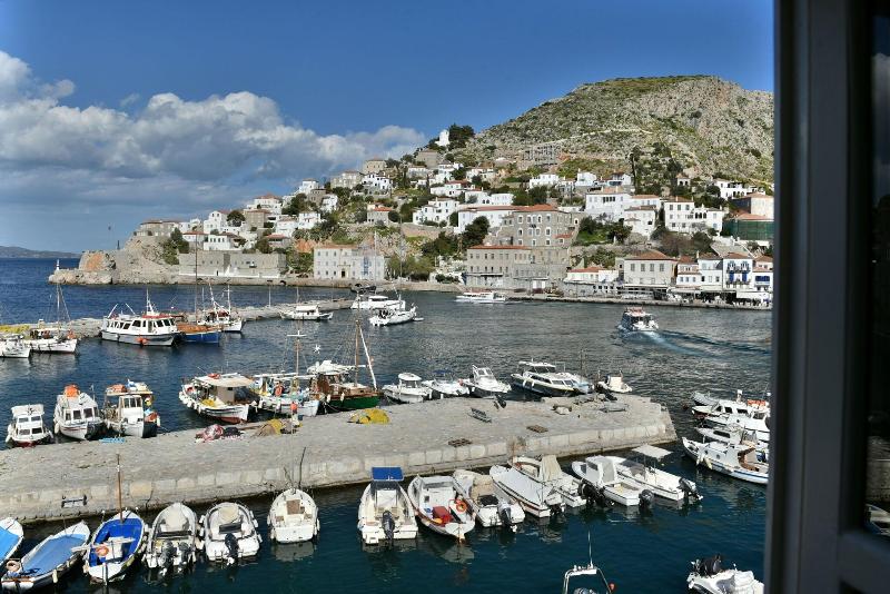 Douskos Port House image