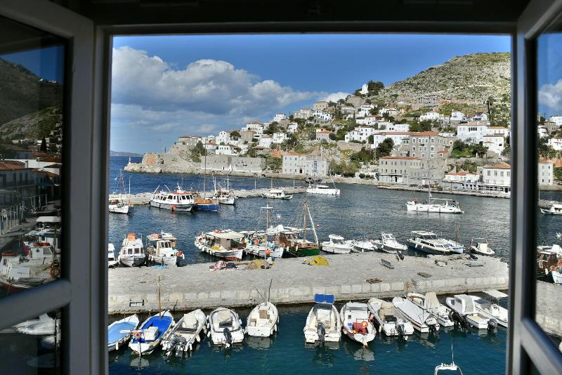 Douskos Port House image