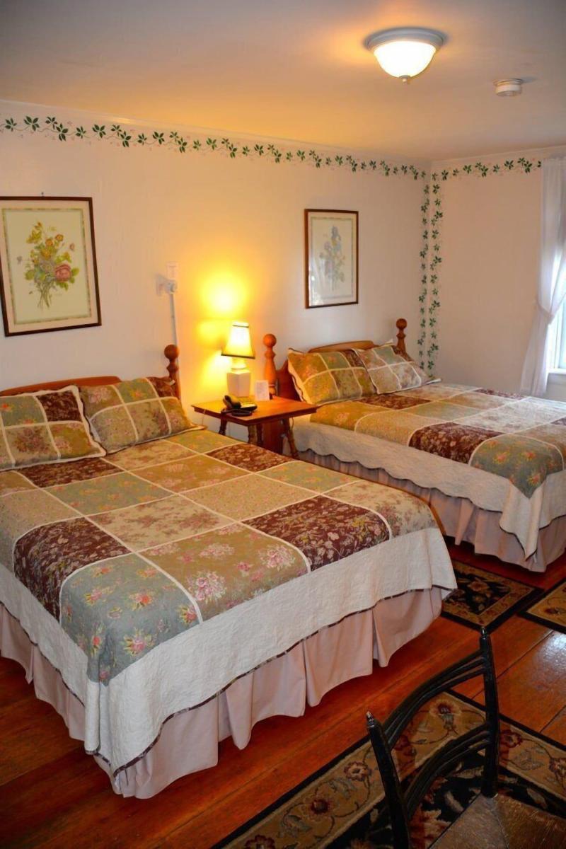 Dowds Country Inn image