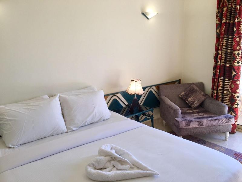New Memnon Hotel image